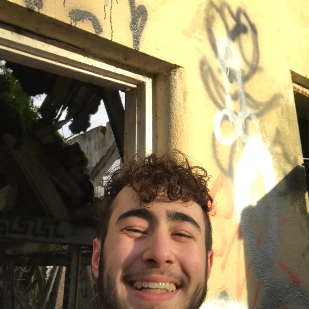 Meet your Posher, Louis